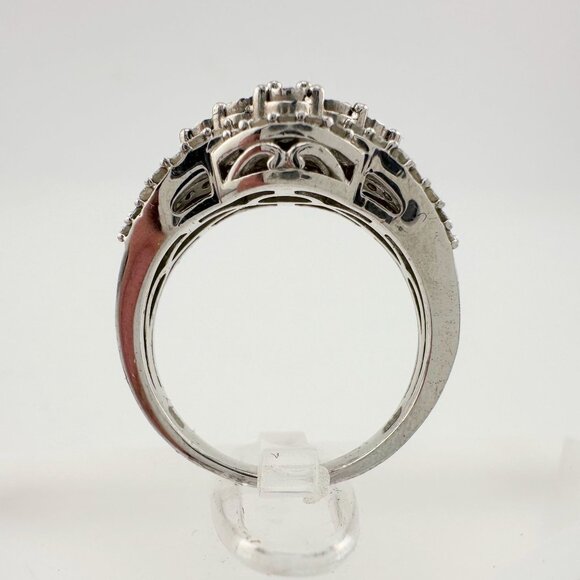 Elegant 1/2 Ct Natural Diamond Illusion Setting Cluster Ring Size 7 - Picture 4 of 16